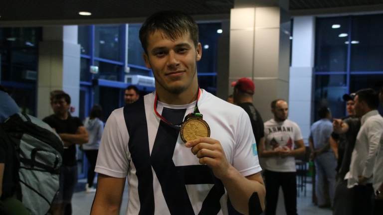 Призеры Азиады по джиу-джитсу вернулись в Алматы